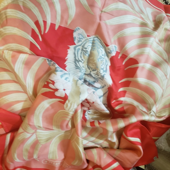 Scarf - Picture 5 of 7